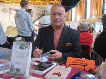 salon du livre de nantua,renaud donzel,mairie de nantua,médiathèque nantua,médiathèque oyonnax,christian cottet-emard,l'enfant qui n'inquiétait pas les oiseaux,littérature,roman,bugey,haut bugey,nantua,ain,rhône-alpes,blog littéraire de christian cottet-emard,emmanuel perret photographe,hebdo 39,marie caredda photographe,catherine poncet,le progrès,christine le brasseur,pfm radio,michel celso,radio b