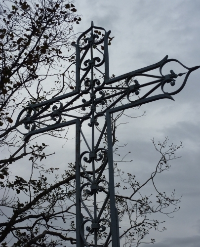 jour des défunts,fidèles défunts,recueillement,christian cottet-emard,veilleuses,blog littéraire de christian cottet-emard,veilleuse votive,mémoire,souvenir,espoir,fêtes chrétiennes,croix