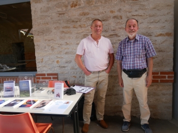 salornay sur guye,salon du livre,salornay sur livres,littérature,signatures,dédicaces,christian cottet-emard,jean-jacques nuel,cluny,site clunisien,cigare,tabac presse aux 2 clefs d'or,promenade,tourisme